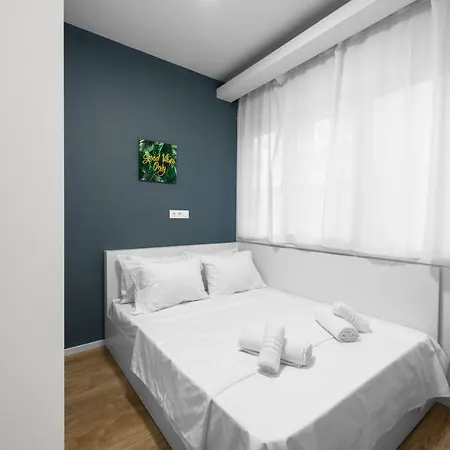 Denizen Boutique Apartments, Nilie Hospitality Mgmt *