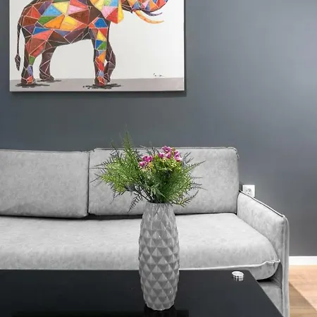 Apartment Denizen Boutique Apartments, Nilie Hospitality Mgmt *